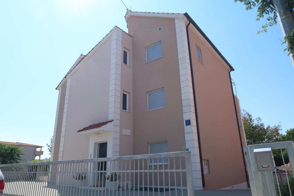 Villa Sunshine Трогир Екстериор снимка
